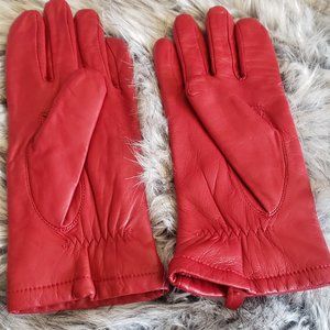 Leather gloves